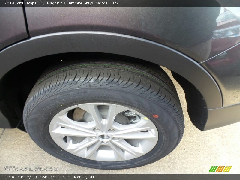 Magnetic / Chromite Gray/Charcoal Black 2019 Ford Escape SEL
