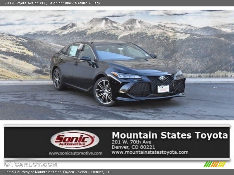 Midnight Black Metallic / Black 2019 Toyota Avalon XLE