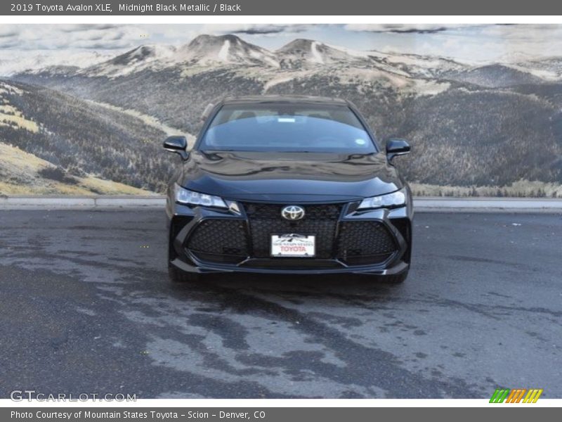 Midnight Black Metallic / Black 2019 Toyota Avalon XLE