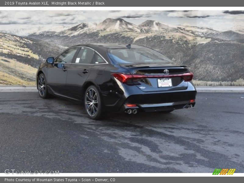 Midnight Black Metallic / Black 2019 Toyota Avalon XLE