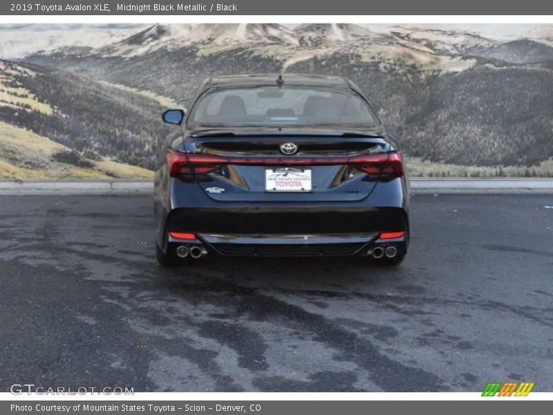 Midnight Black Metallic / Black 2019 Toyota Avalon XLE