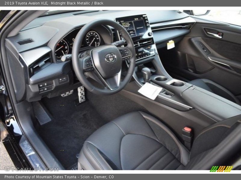 Midnight Black Metallic / Black 2019 Toyota Avalon XLE