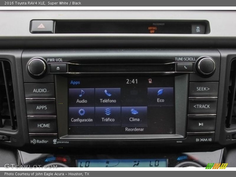 Super White / Black 2016 Toyota RAV4 XLE