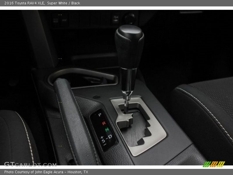 Super White / Black 2016 Toyota RAV4 XLE