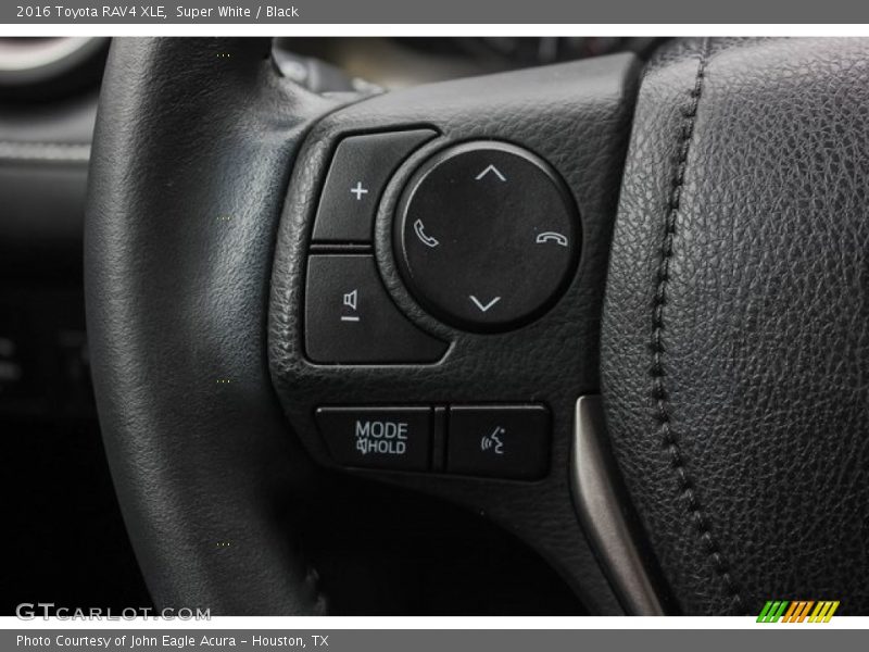 Super White / Black 2016 Toyota RAV4 XLE