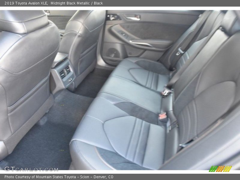 Midnight Black Metallic / Black 2019 Toyota Avalon XLE