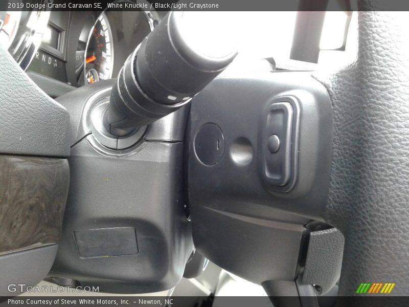 White Knuckle / Black/Light Graystone 2019 Dodge Grand Caravan SE