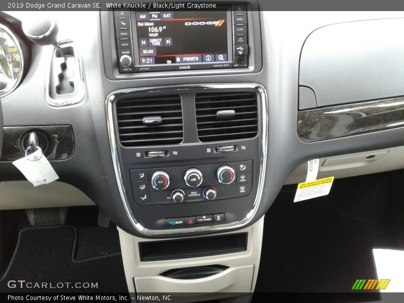 White Knuckle / Black/Light Graystone 2019 Dodge Grand Caravan SE