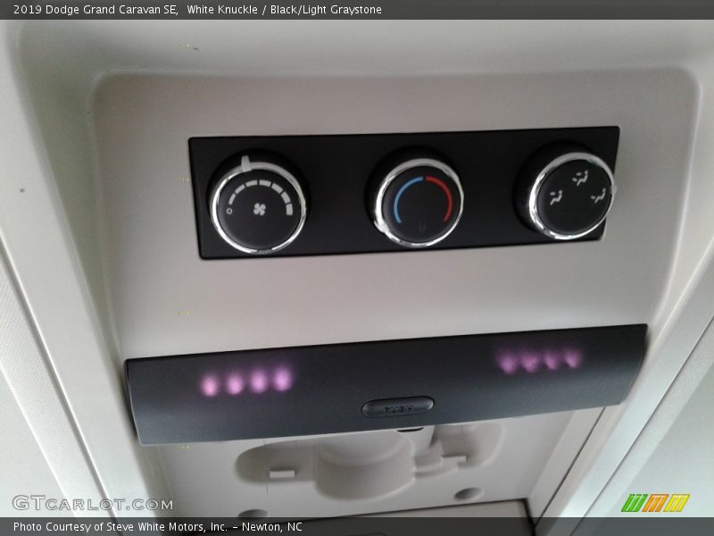 White Knuckle / Black/Light Graystone 2019 Dodge Grand Caravan SE