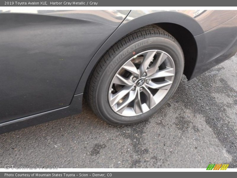 Harbor Gray Metallic / Gray 2019 Toyota Avalon XLE