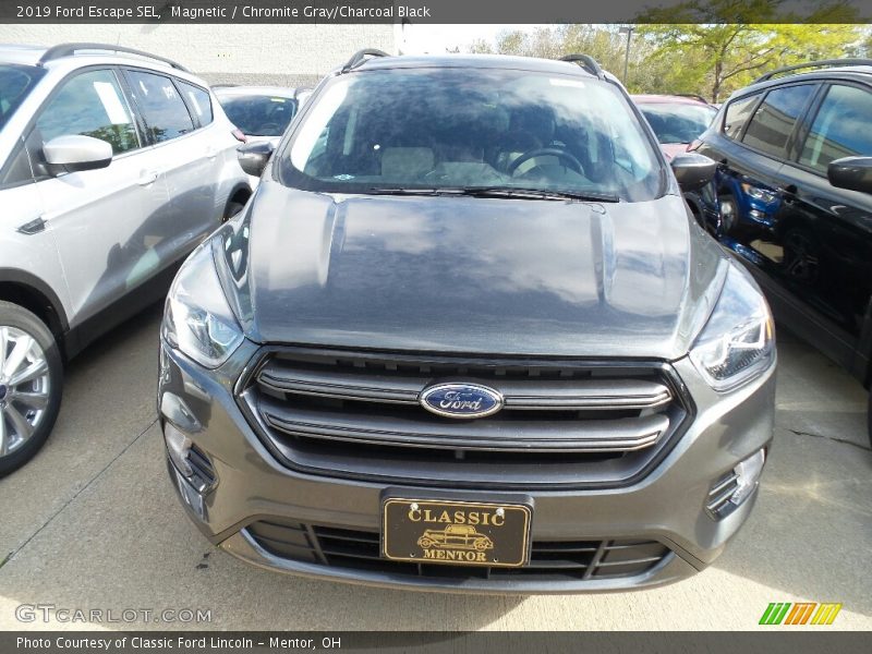 Magnetic / Chromite Gray/Charcoal Black 2019 Ford Escape SEL