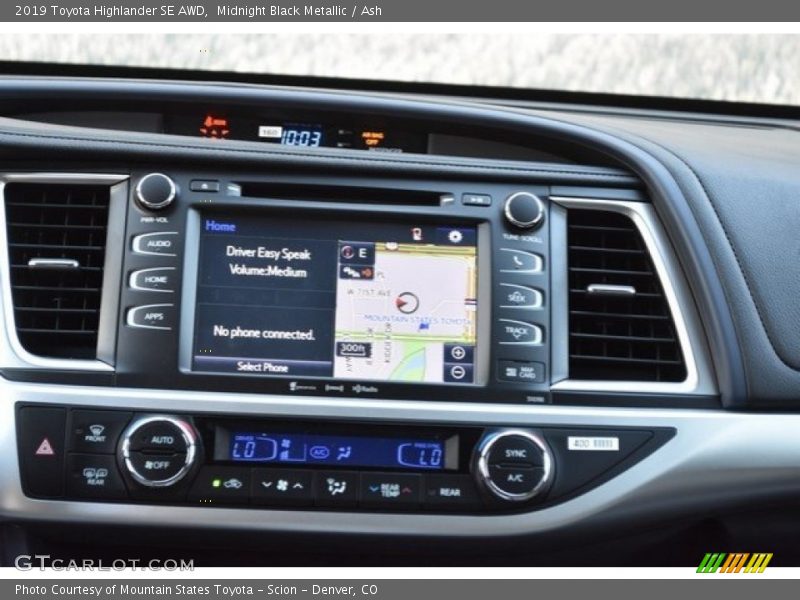 Navigation of 2019 Highlander SE AWD