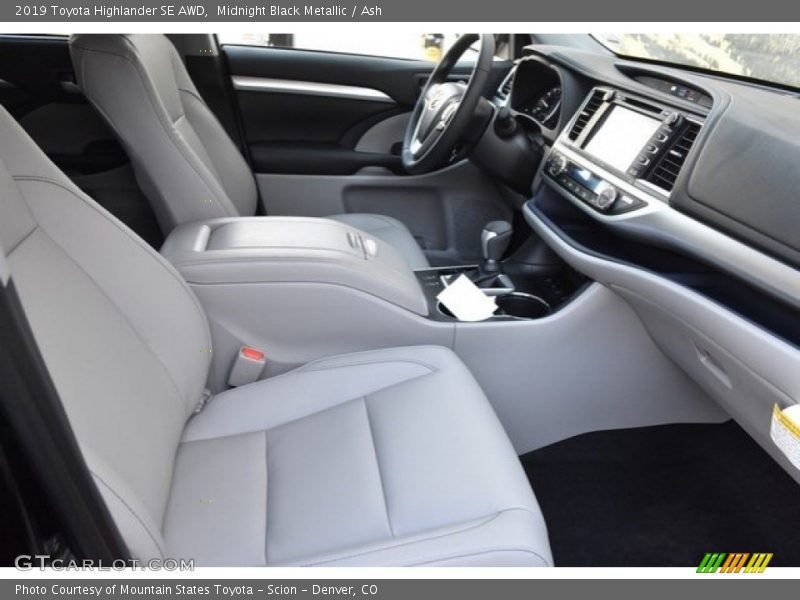 Front Seat of 2019 Highlander SE AWD