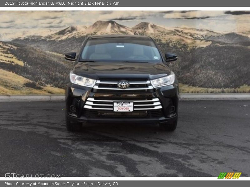 Midnight Black Metallic / Ash 2019 Toyota Highlander LE AWD