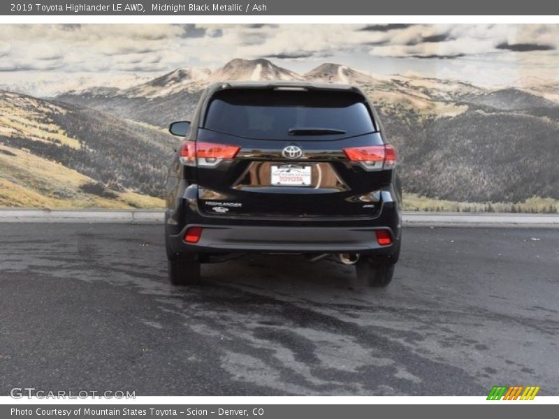 Midnight Black Metallic / Ash 2019 Toyota Highlander LE AWD