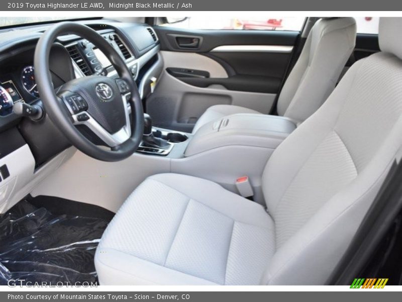 Midnight Black Metallic / Ash 2019 Toyota Highlander LE AWD