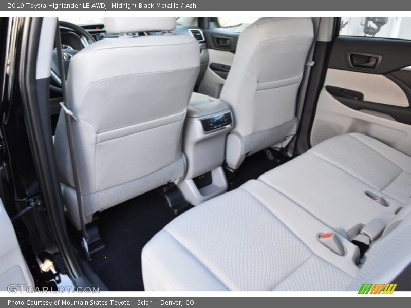 Midnight Black Metallic / Ash 2019 Toyota Highlander LE AWD