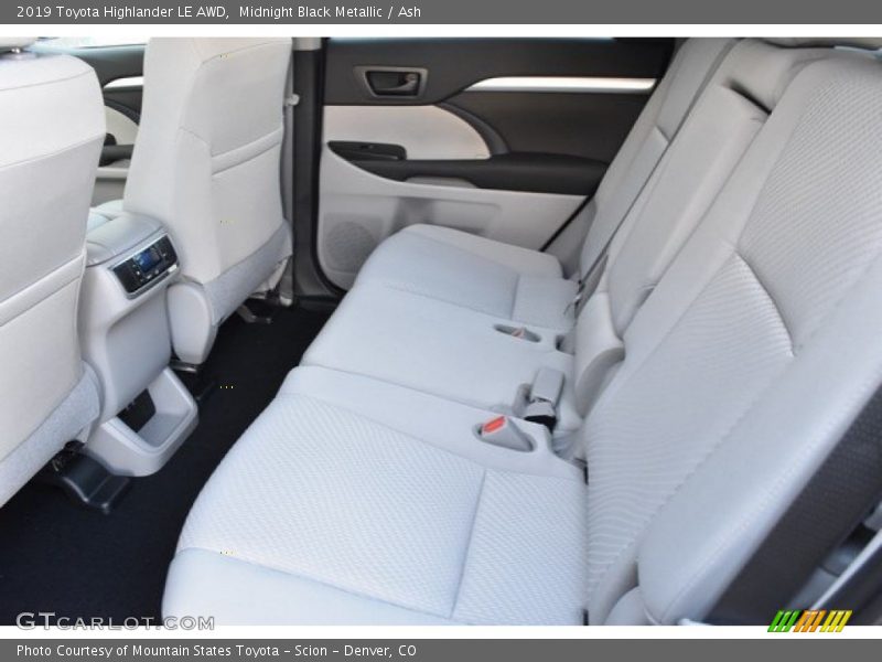 Midnight Black Metallic / Ash 2019 Toyota Highlander LE AWD