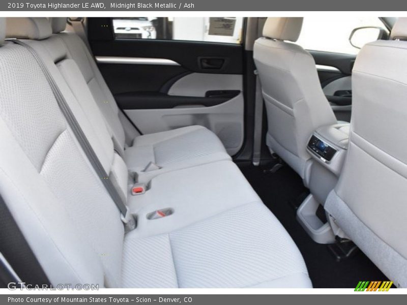 Midnight Black Metallic / Ash 2019 Toyota Highlander LE AWD