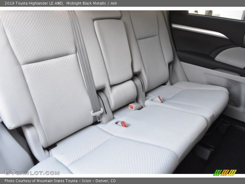 Midnight Black Metallic / Ash 2019 Toyota Highlander LE AWD