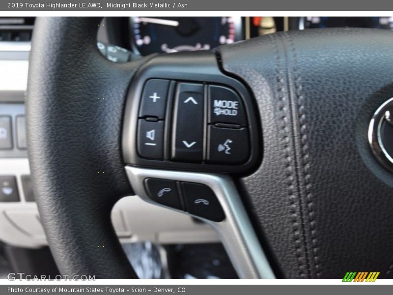 Midnight Black Metallic / Ash 2019 Toyota Highlander LE AWD