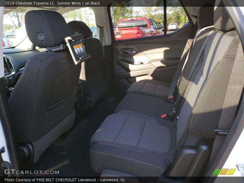 Summit White / Jet Black 2019 Chevrolet Traverse LS
