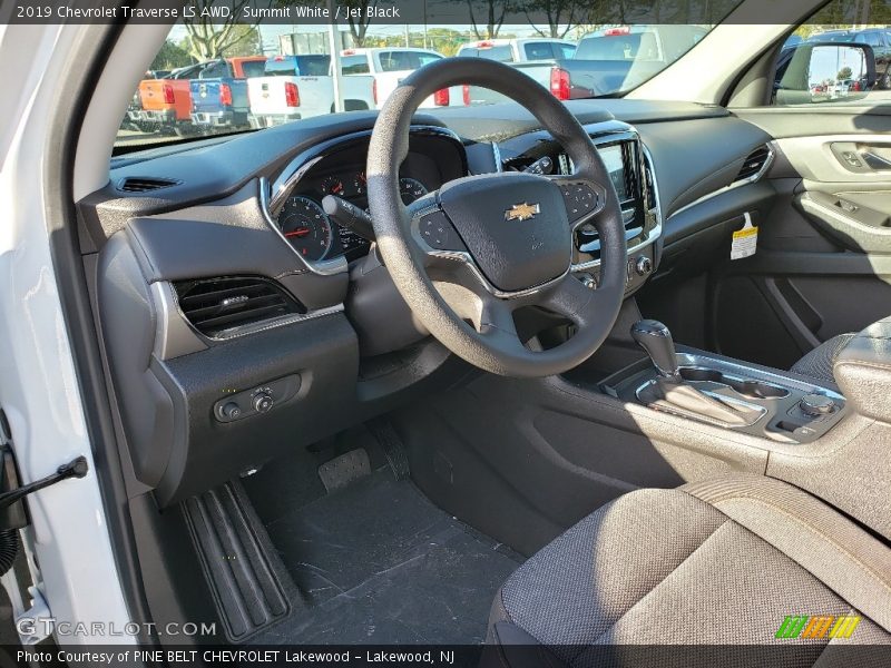 Summit White / Jet Black 2019 Chevrolet Traverse LS AWD