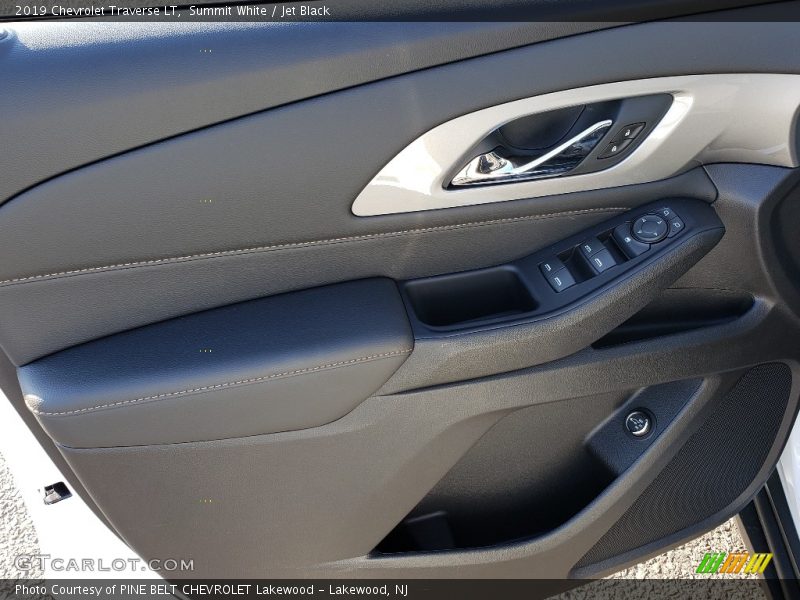 Summit White / Jet Black 2019 Chevrolet Traverse LT