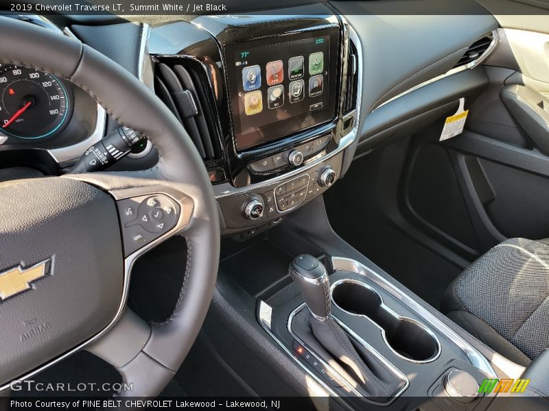 Summit White / Jet Black 2019 Chevrolet Traverse LT