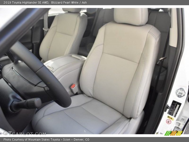 Blizzard Pearl White / Ash 2019 Toyota Highlander SE AWD