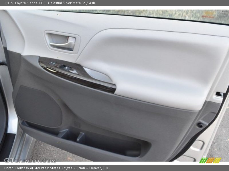 Celestial Silver Metallic / Ash 2019 Toyota Sienna XLE