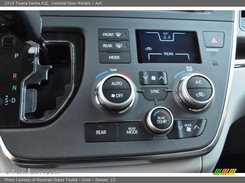 Celestial Silver Metallic / Ash 2019 Toyota Sienna XLE