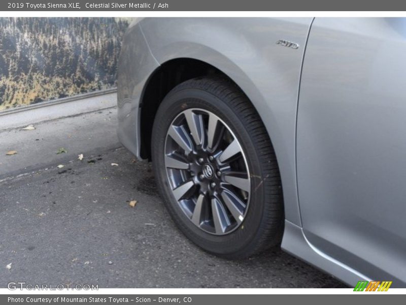 Celestial Silver Metallic / Ash 2019 Toyota Sienna XLE