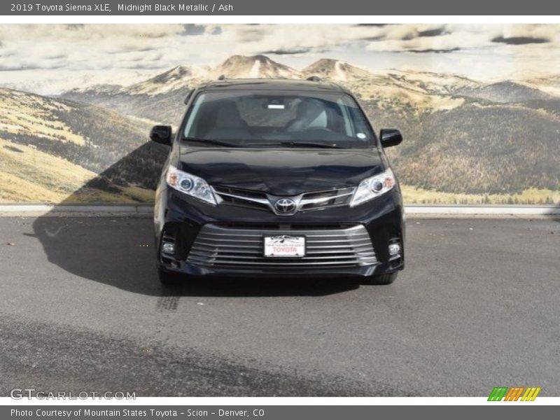Midnight Black Metallic / Ash 2019 Toyota Sienna XLE