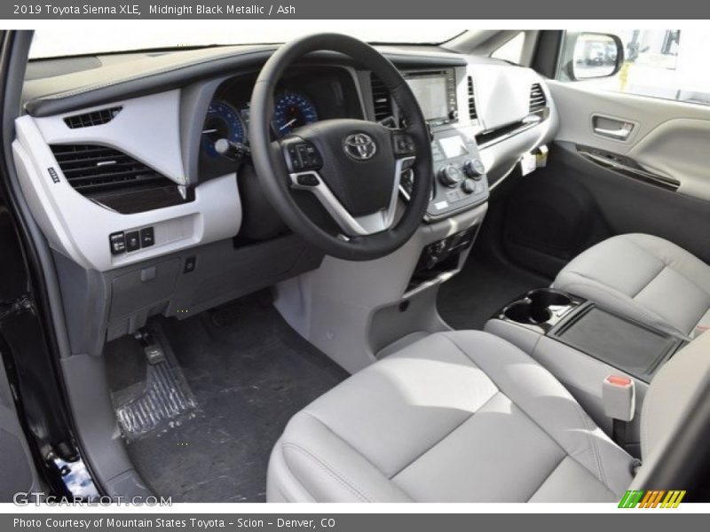 Midnight Black Metallic / Ash 2019 Toyota Sienna XLE
