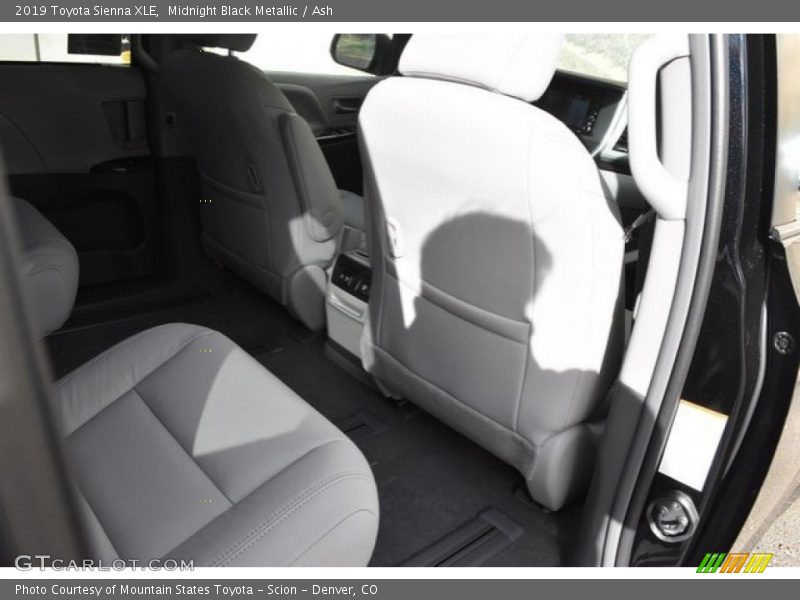 Midnight Black Metallic / Ash 2019 Toyota Sienna XLE