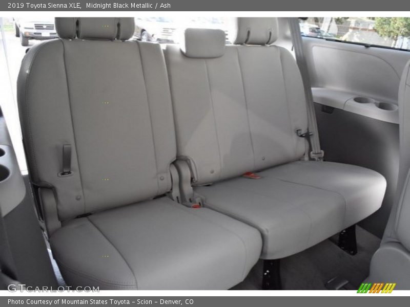 Midnight Black Metallic / Ash 2019 Toyota Sienna XLE