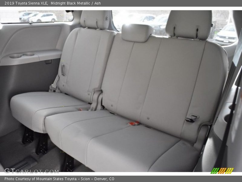 Midnight Black Metallic / Ash 2019 Toyota Sienna XLE