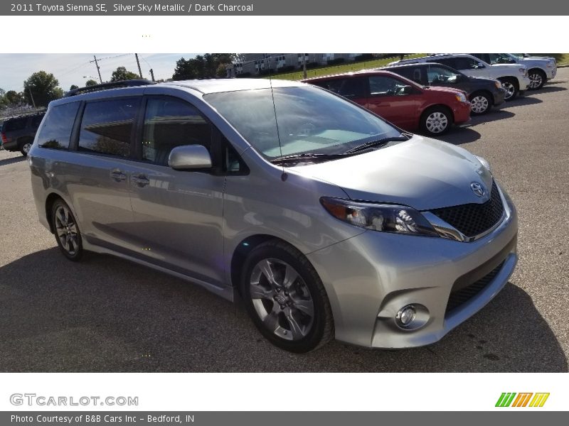Silver Sky Metallic / Dark Charcoal 2011 Toyota Sienna SE