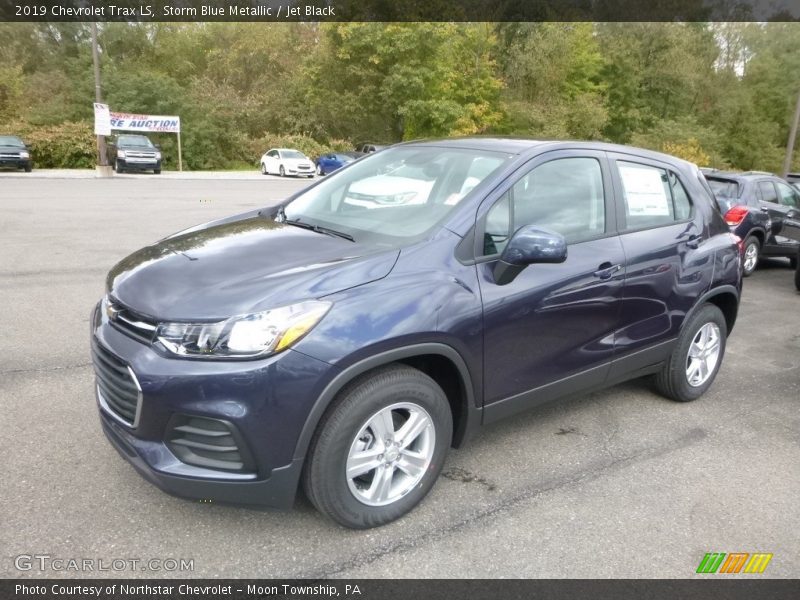 Front 3/4 View of 2019 Trax LS