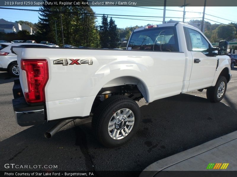 Oxford White / Earth Gray 2019 Ford F250 Super Duty XL Regular Cab 4x4