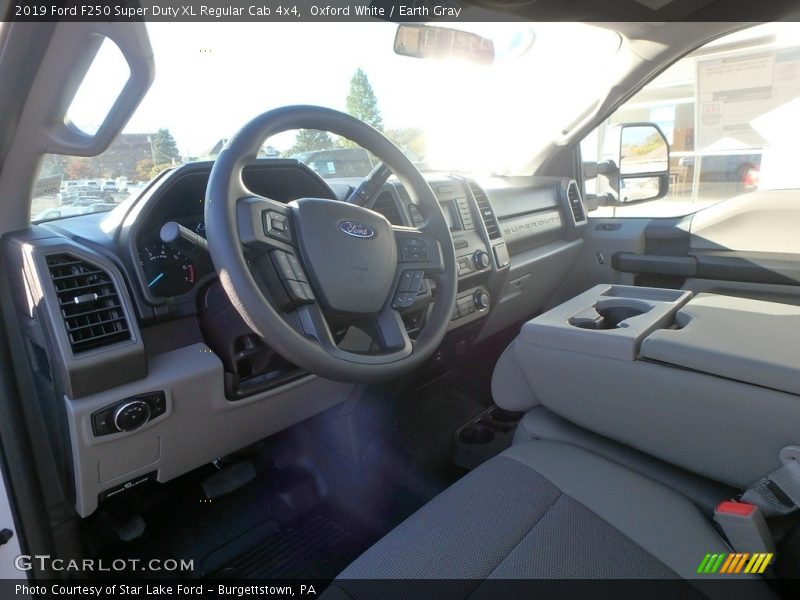 Oxford White / Earth Gray 2019 Ford F250 Super Duty XL Regular Cab 4x4