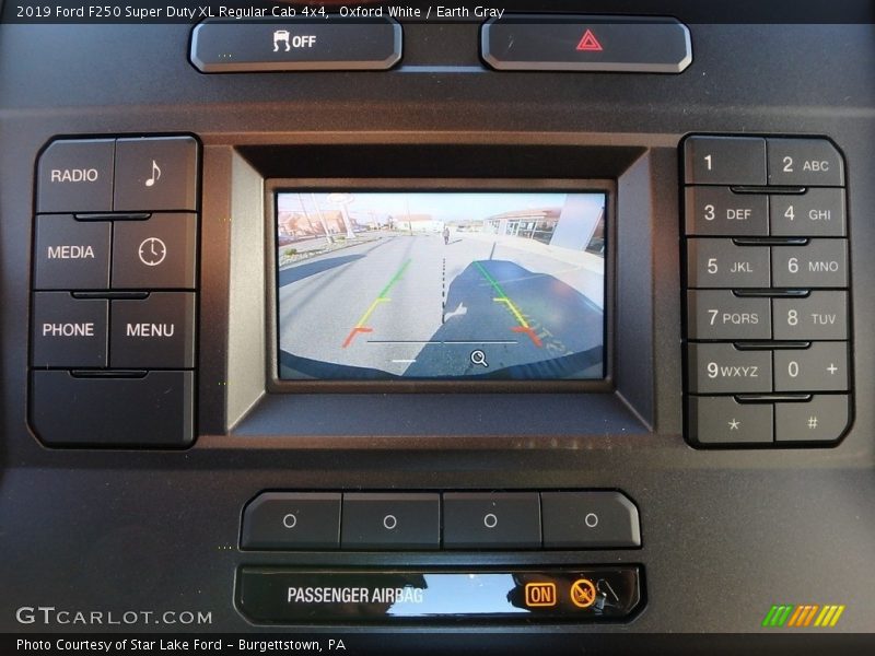 Oxford White / Earth Gray 2019 Ford F250 Super Duty XL Regular Cab 4x4