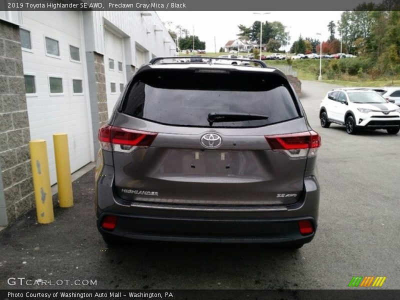 Predawn Gray Mica / Black 2019 Toyota Highlander SE AWD