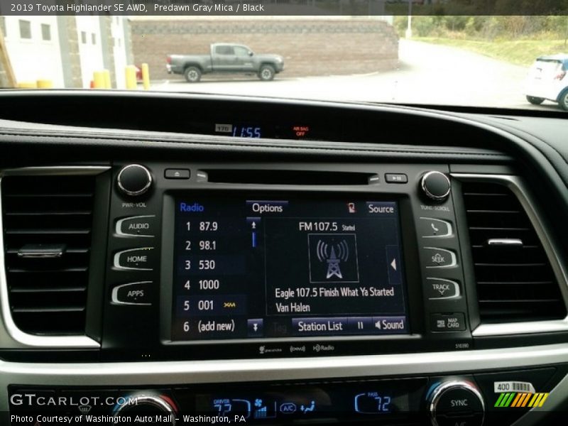 Controls of 2019 Highlander SE AWD