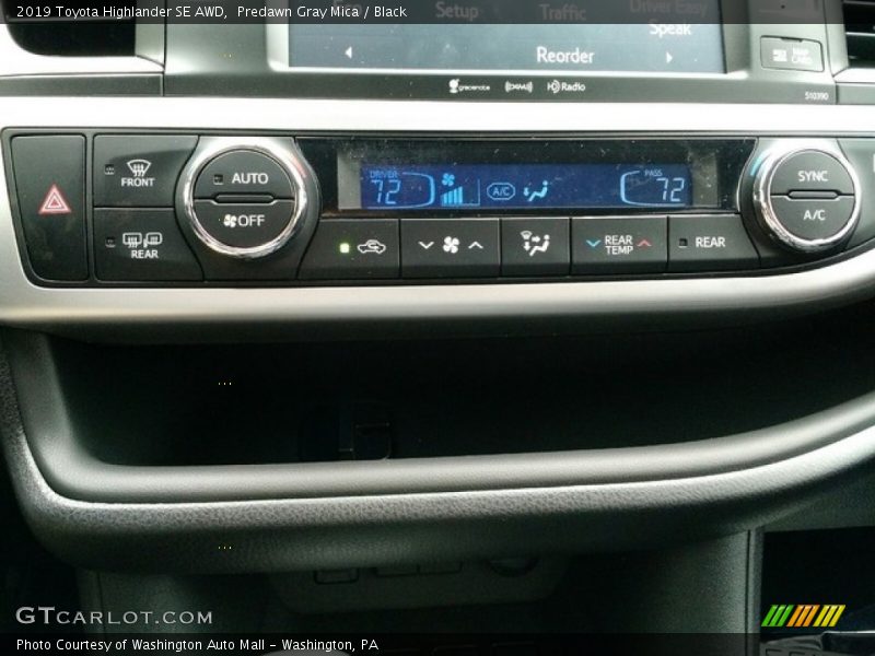 Controls of 2019 Highlander SE AWD