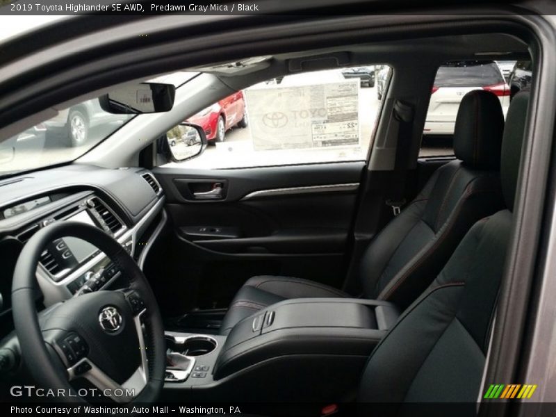 Predawn Gray Mica / Black 2019 Toyota Highlander SE AWD