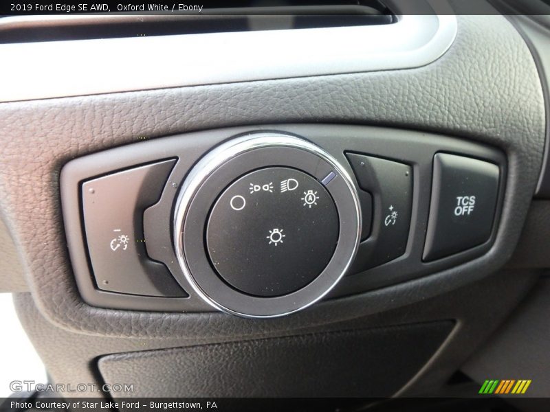 Controls of 2019 Edge SE AWD