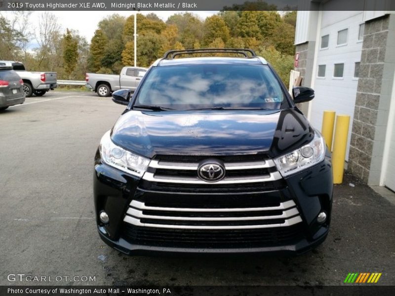 Midnight Black Metallic / Black 2019 Toyota Highlander XLE AWD