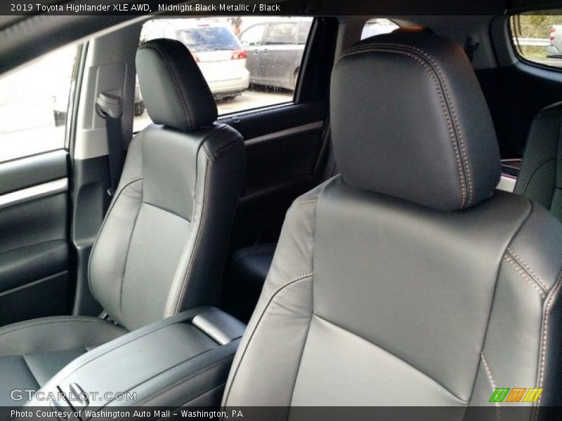 Midnight Black Metallic / Black 2019 Toyota Highlander XLE AWD